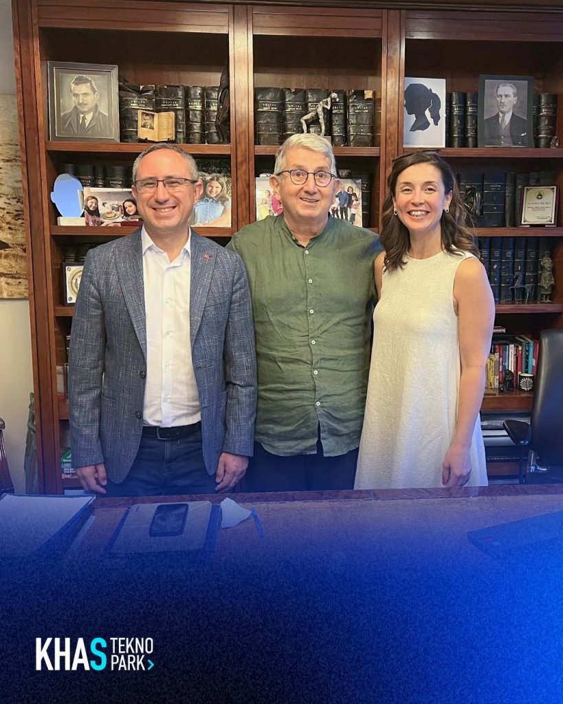 Kadir Has Vakfı ve Kadir Has Üniversitesi Mütevelli Heyeti Üyesi Av. Dr. Levent Bıçakcı’yı ziyaret ettik.